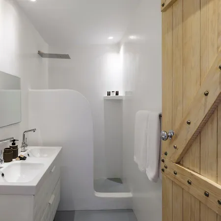 Levi's By Ethos Hospitality - Tennis Court Villa *